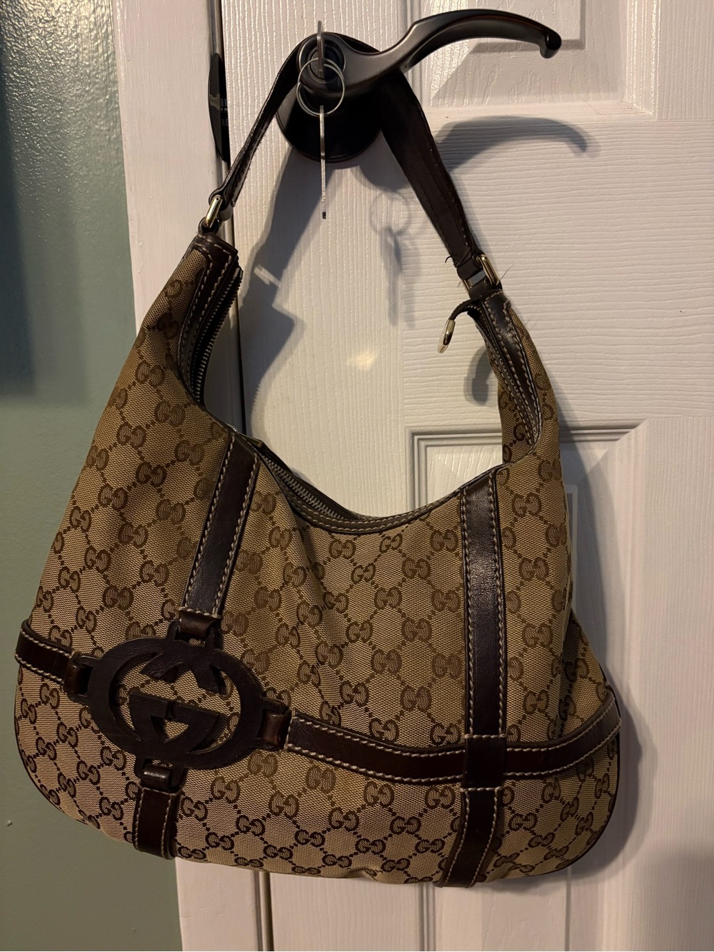 Authentic  Gucci ROYAL Hobo
Beige/Brown Monogram Canvas Hobo Bag